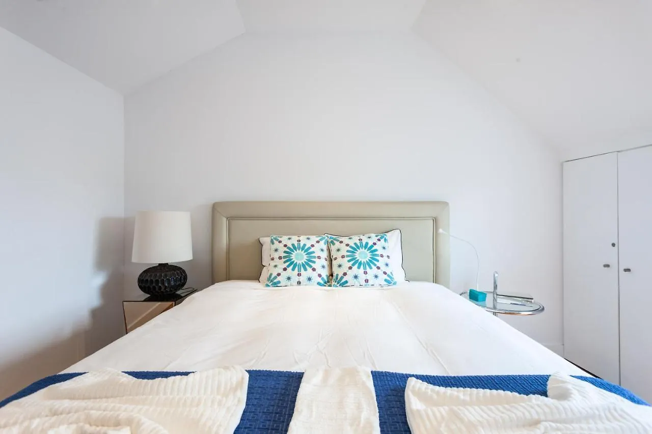Santa Catarina Charming Duplex Apartment Lisboa